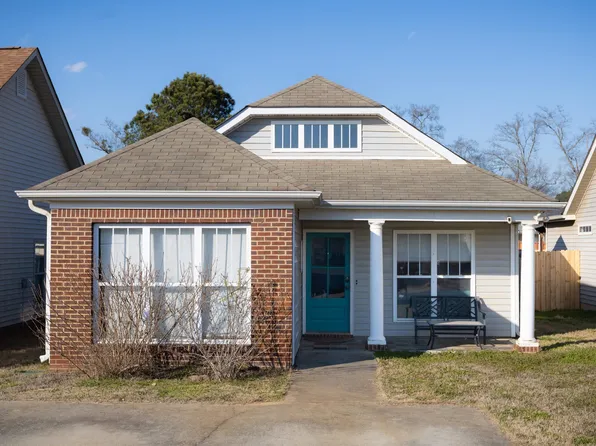 142 Creekstone Trl, Calera, AL 35040