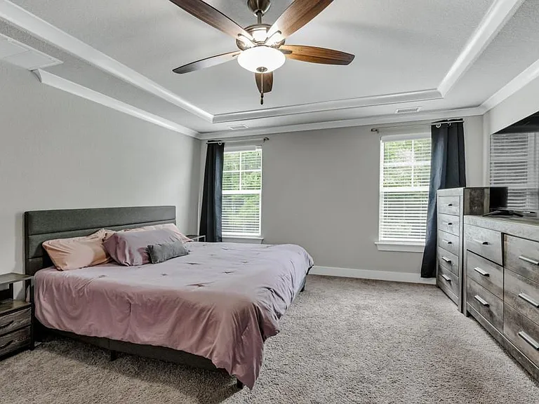 219 Dunway Ln — Photo 3