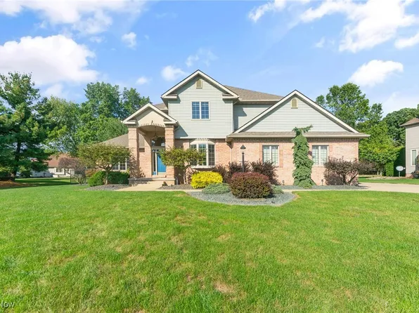 106 Seneca Dr, Girard, OH 44420