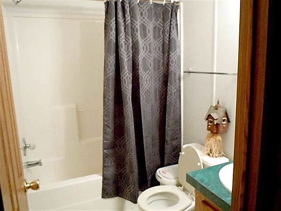 4th image of 426 1st St