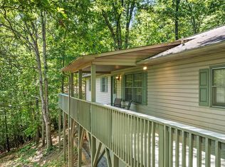 50 Centre Farms Rd, Franklin, NC 28734