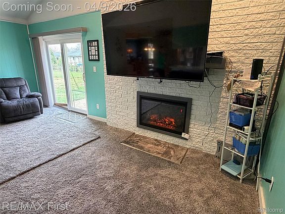 5th image of 39641 Edgemont Dr