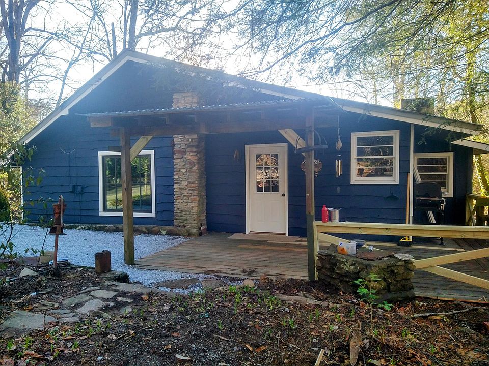 1st image of 39 Bunker Hill Ln