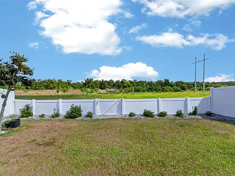 11176 Leland Groves Dr — Photo 51
