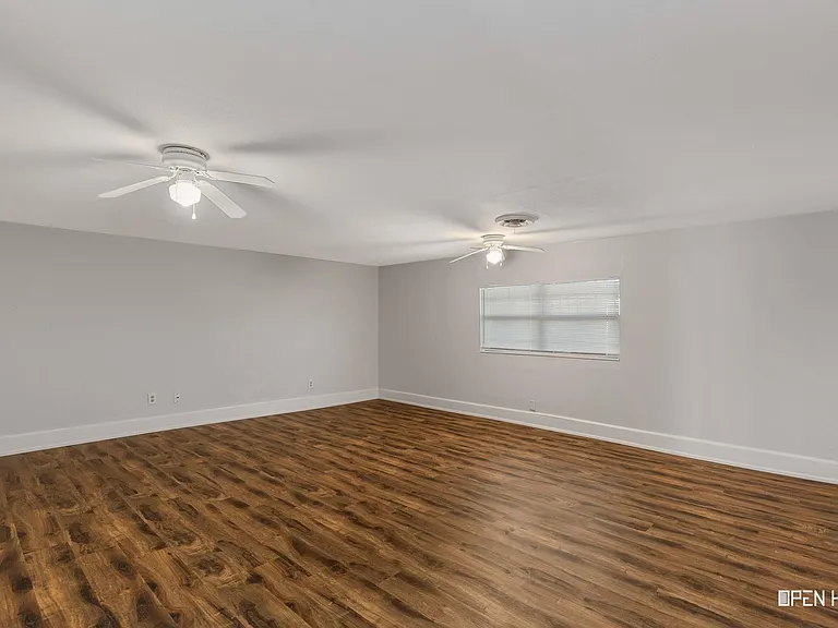 1604 Parkdale Dr — Photo 5