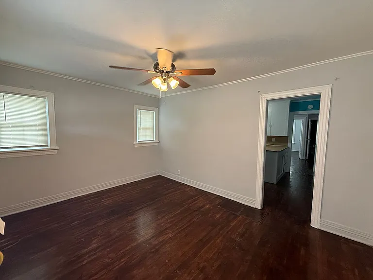 2814 E Admiral Ct — Photo 5