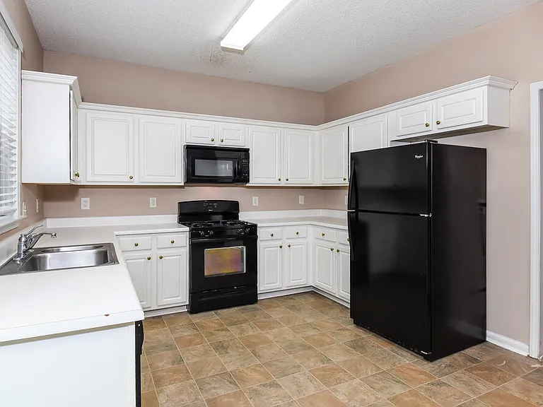 210 Ashland Dr — Photo 8