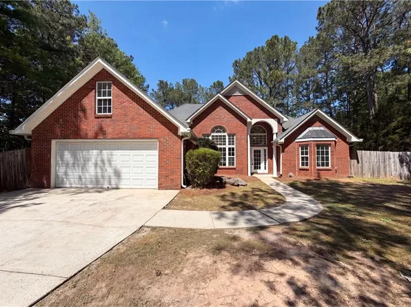 335 Hunters Gln, Fayetteville, GA 30215