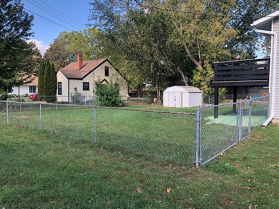 Large lockable storage shed to hold all of your bicycles, toys and lawn games. Enjoy BBQs and lounging on the deck.