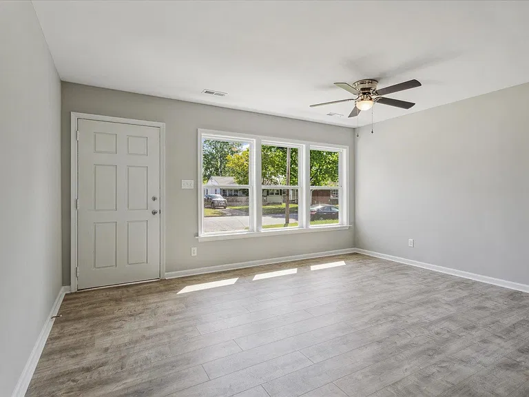 213 Lynnhaven Dr — Photo 13