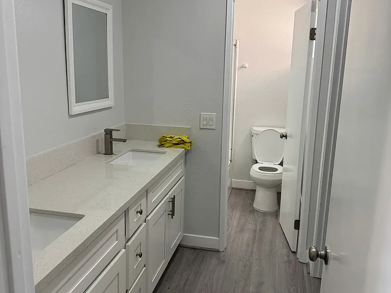 520 E Walnut St #10B — Photo 1