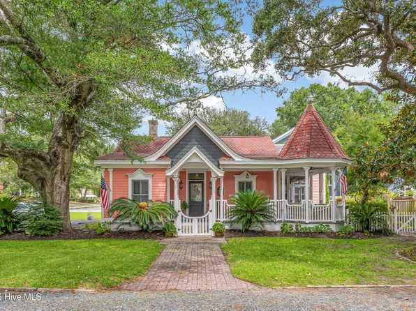 316 W St George Street, Southport, NC 28461