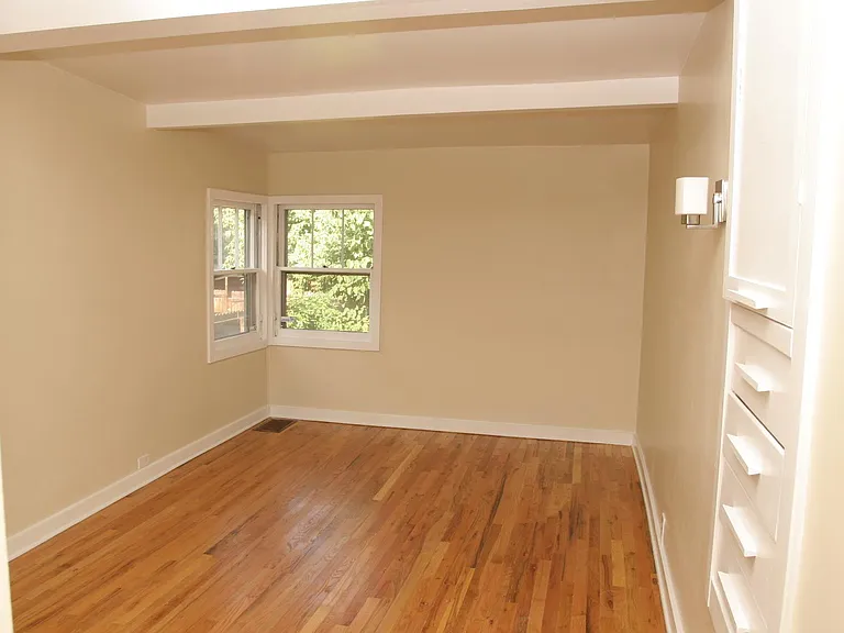 1202 Garfield St — Photo 3