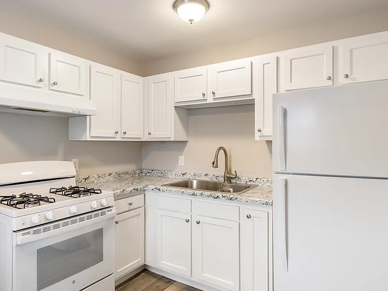 502 E Merrill Ave #8 — Photo 5