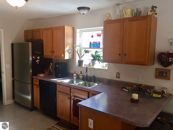 2nd image of 2222 Lakes North Dr