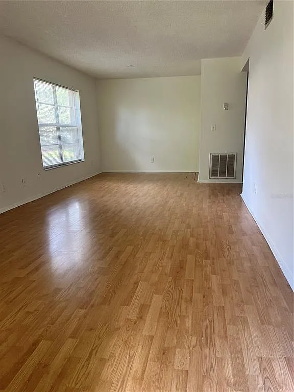 2 bed, 2.0 bath, 912 sqft, $1,450 — Photo 4