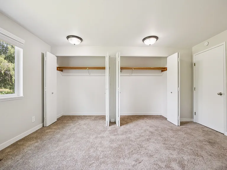 Village At Creekside Townhomes — Photo 32