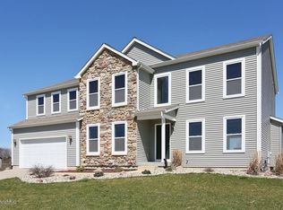 1751 Carlisle Dr, Saint Joseph, MI 49085