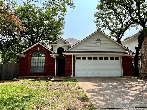 6105 Paradise Dr Photo 1