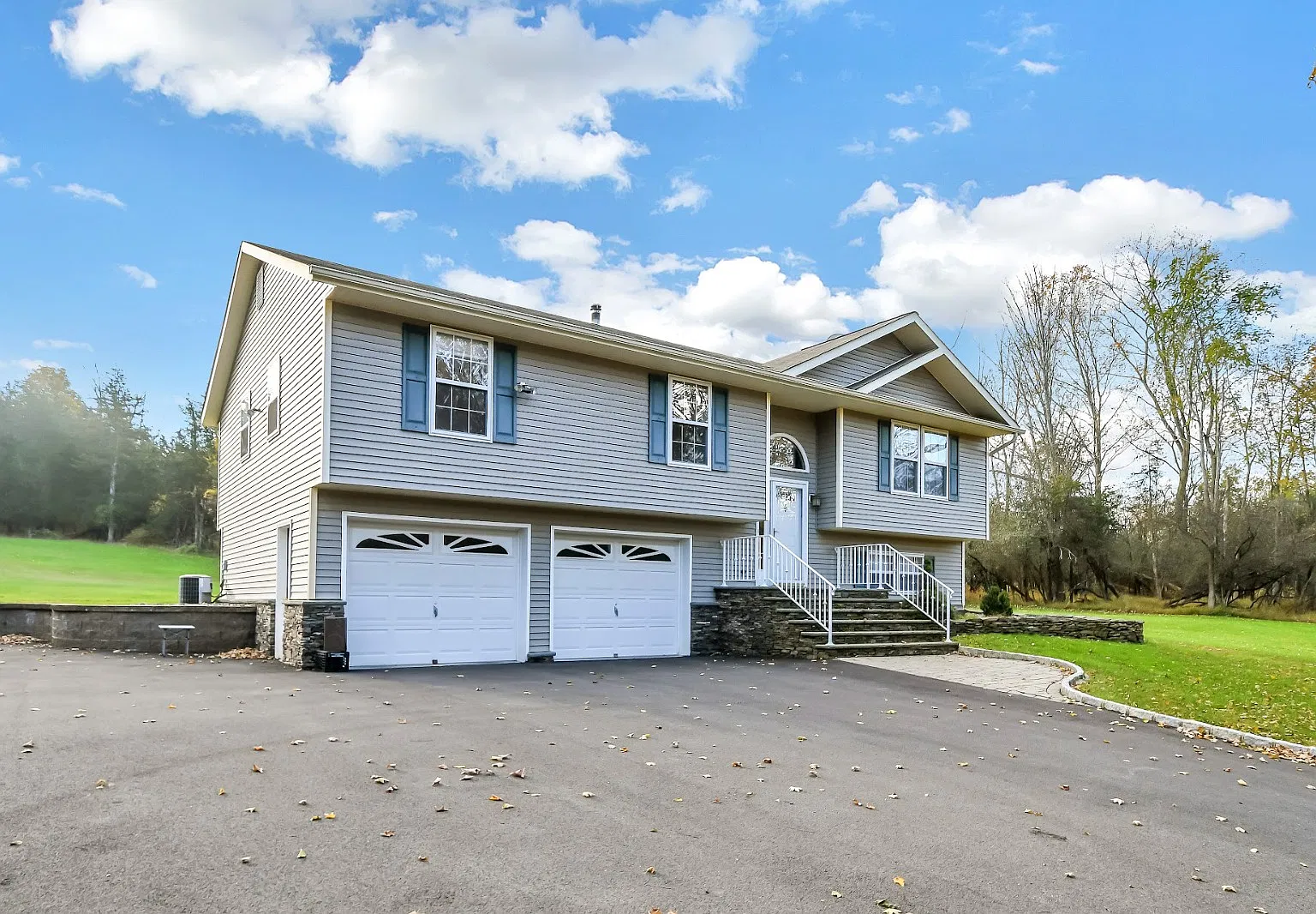 4 bed, 2052 sqft, $3,500 — Photo 1