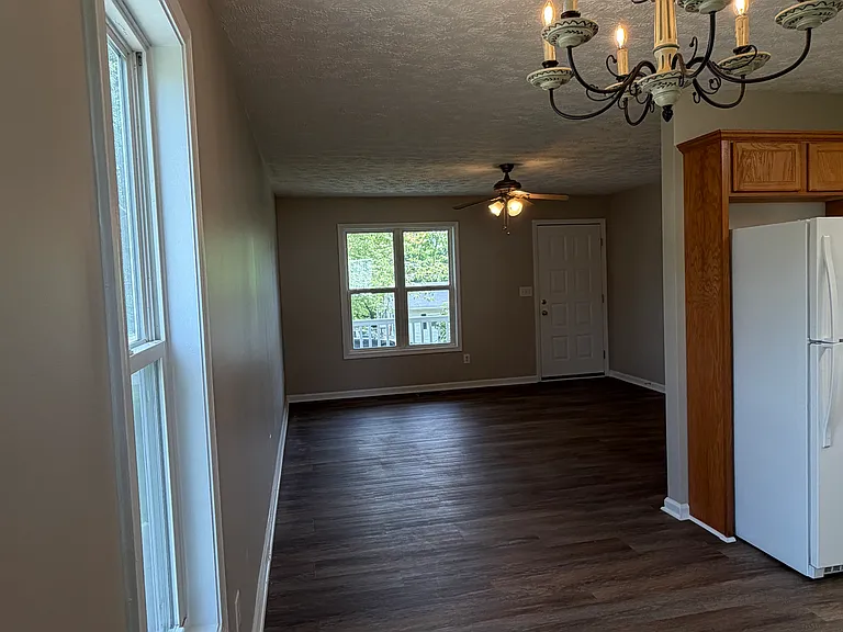 202 Pulliam St — Photo 4