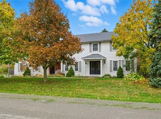 1 Meander Clos, Flamborough, ON L0R 1H1