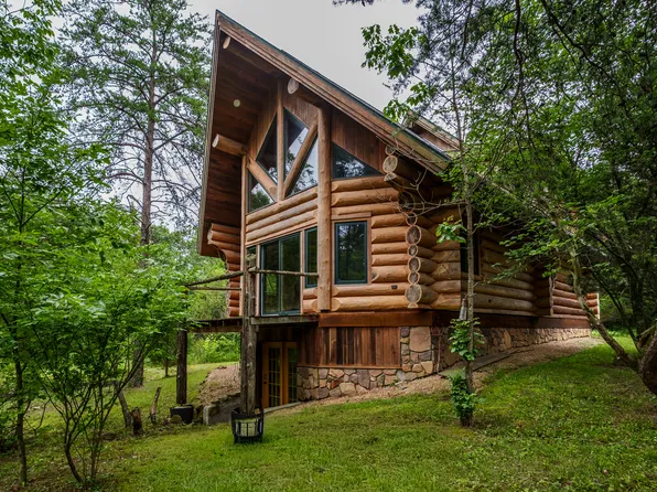9961 S Ogala Horse Camp Rd, Seymour, IN 47274