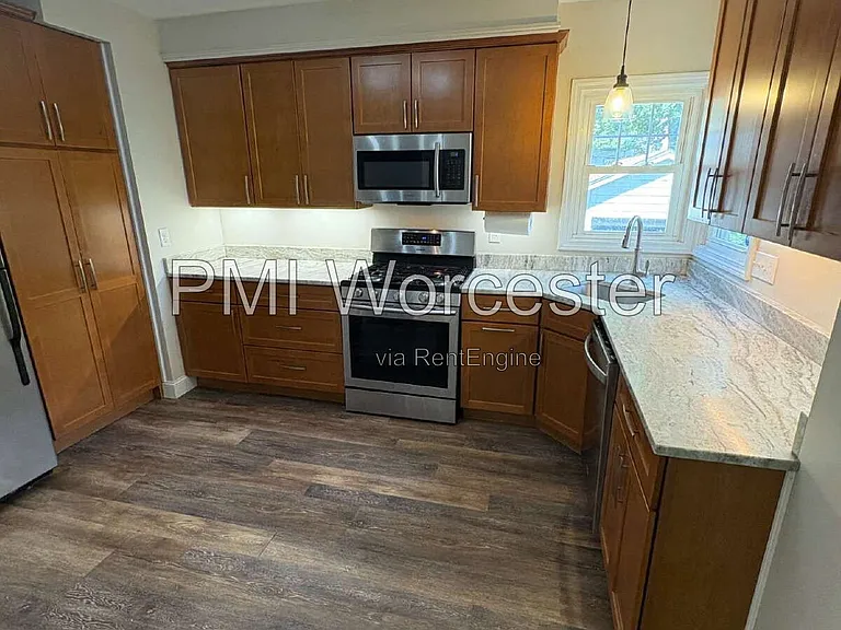 465 Chandler St — Photo 14