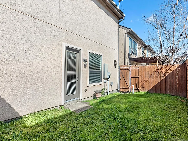11643 Royal Oaks Vw — Photo 27