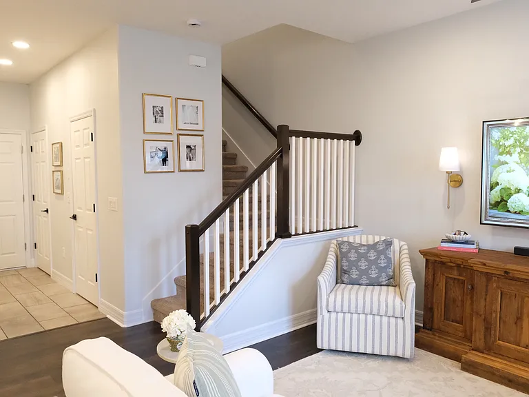 689 Oak Lake Ln — Photo 14