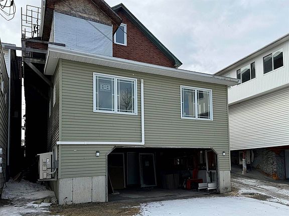 4th image of 334 Main St