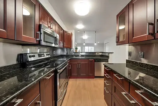 2 bed, 2.5 bath, 984 sqft, $2,200 — Photo 3