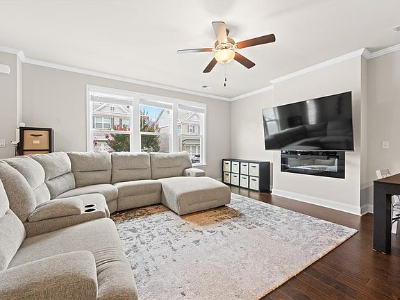 4th image of 2946 Chene Pl