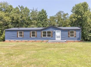 1035 Sunny Ridge Rd, Walnut Cove, NC 27052