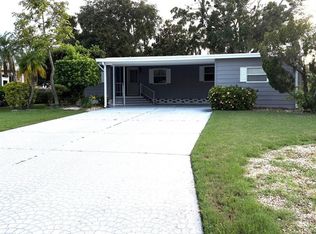 8505 Monarch Pl, Palmetto, FL 34221