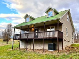 131 A St, La Follette, TN 37766