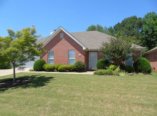 206 Woodbury Ct, Florence, AL 35630
