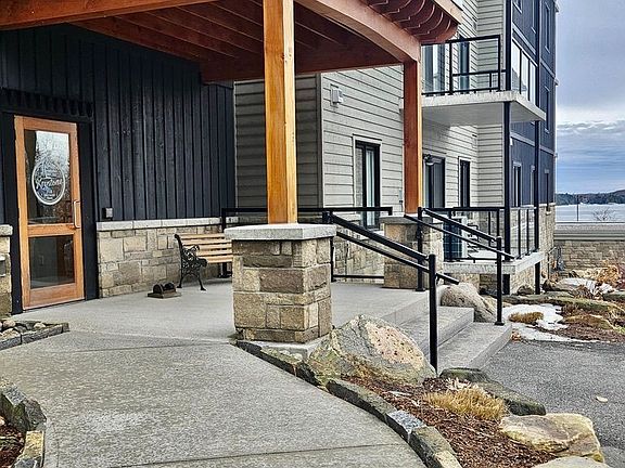 2nd image of 11 B Salt Dock Rd #402