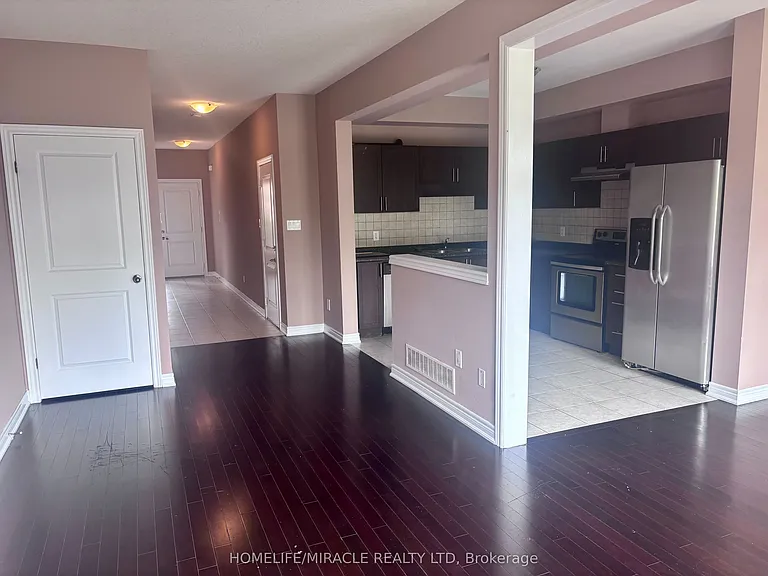 45 Seabreeze Cres #7 — Photo 5
