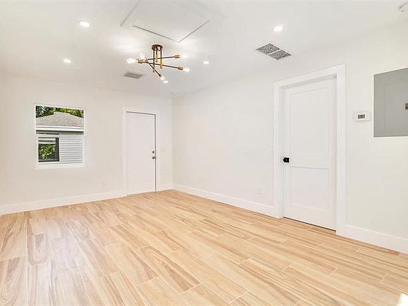 5th image of 5006 Webster Ave