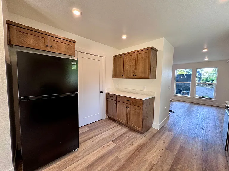 Brand New, Beautiful Townhomes! 2 & 3 Bedrm Units Available — Photo 32