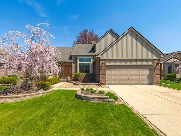 33794 Morningside Dr, Fraser, MI 48026