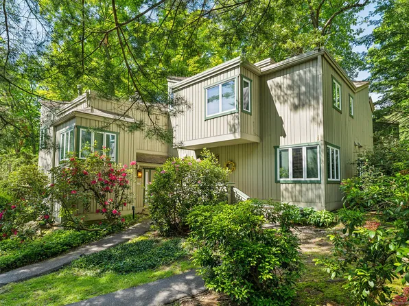 8 Lyle Court #C, Farmington, CT 06032