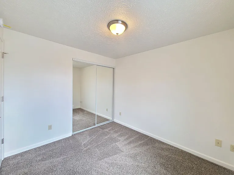827 E Ermina Ave — Photo 31