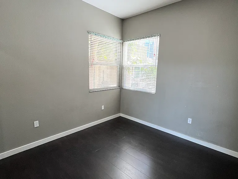 323 E Dayman St #1 — Photo 12