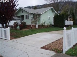 161 NE Johnson St, Myrtle Creek, OR 97457