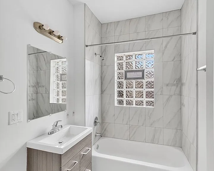 6565 N. Lakewood Renovated Rogers Park Apartments — Photo 21