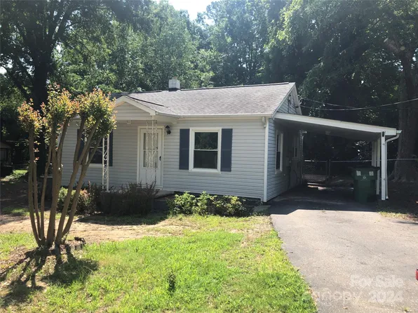 3510 Lake Rd, Charlotte, NC 28269