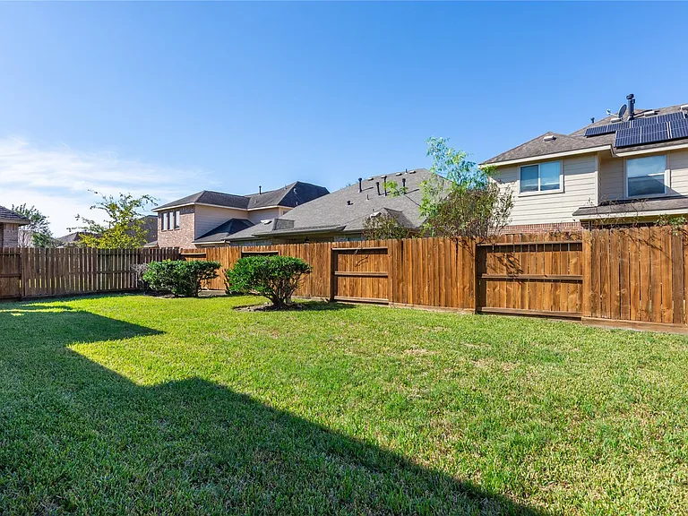 24322 Bella Florence Dr — Photo 39
