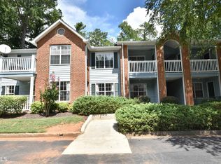 513 Streamside Dr, Roswell, GA 30076